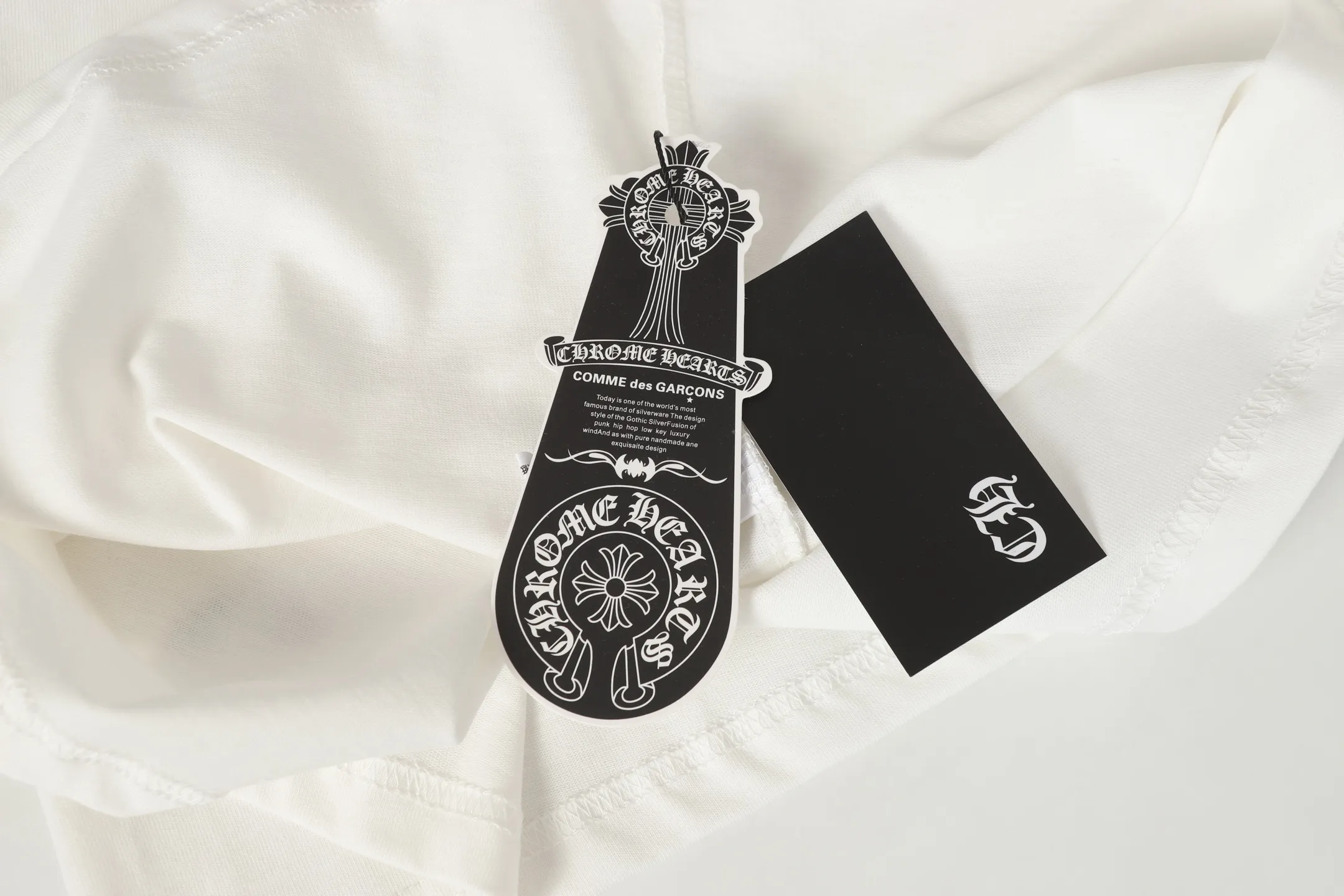P150 Cross-border model, please do not place an order if you are looking for quality -Chrome Hearts/Chrome Hearts Sanskrit printed popular long-sleeved T-shirt -High weight, high density and high quality. The wool is soft, delicate and skin-friendly. Soft and silky to the touch. Excellent warmth and skin-friendly properties. -Customized weaving and dyeing, no color difference, regardless of fabric or workmanship details. Comparing the ordinary version on the market -Colour: black white -Size: S M L XL